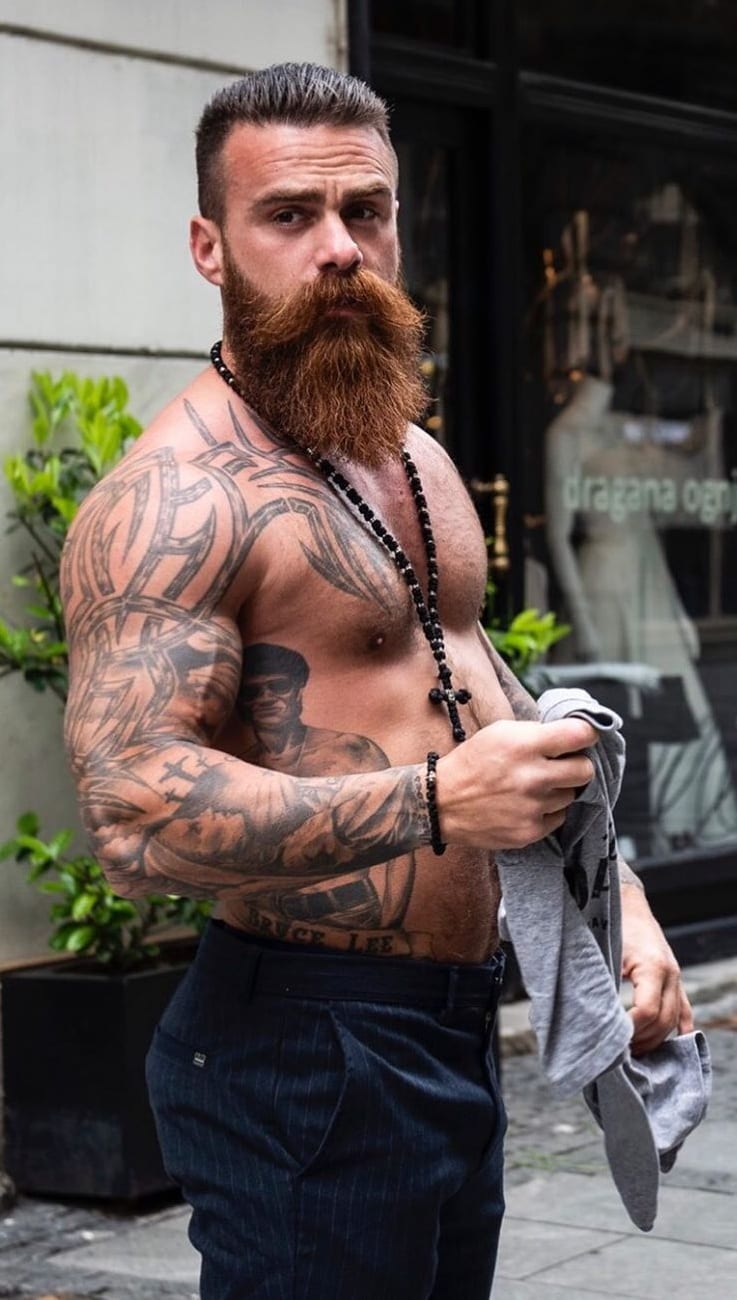 37 Mens short hair with long beard 